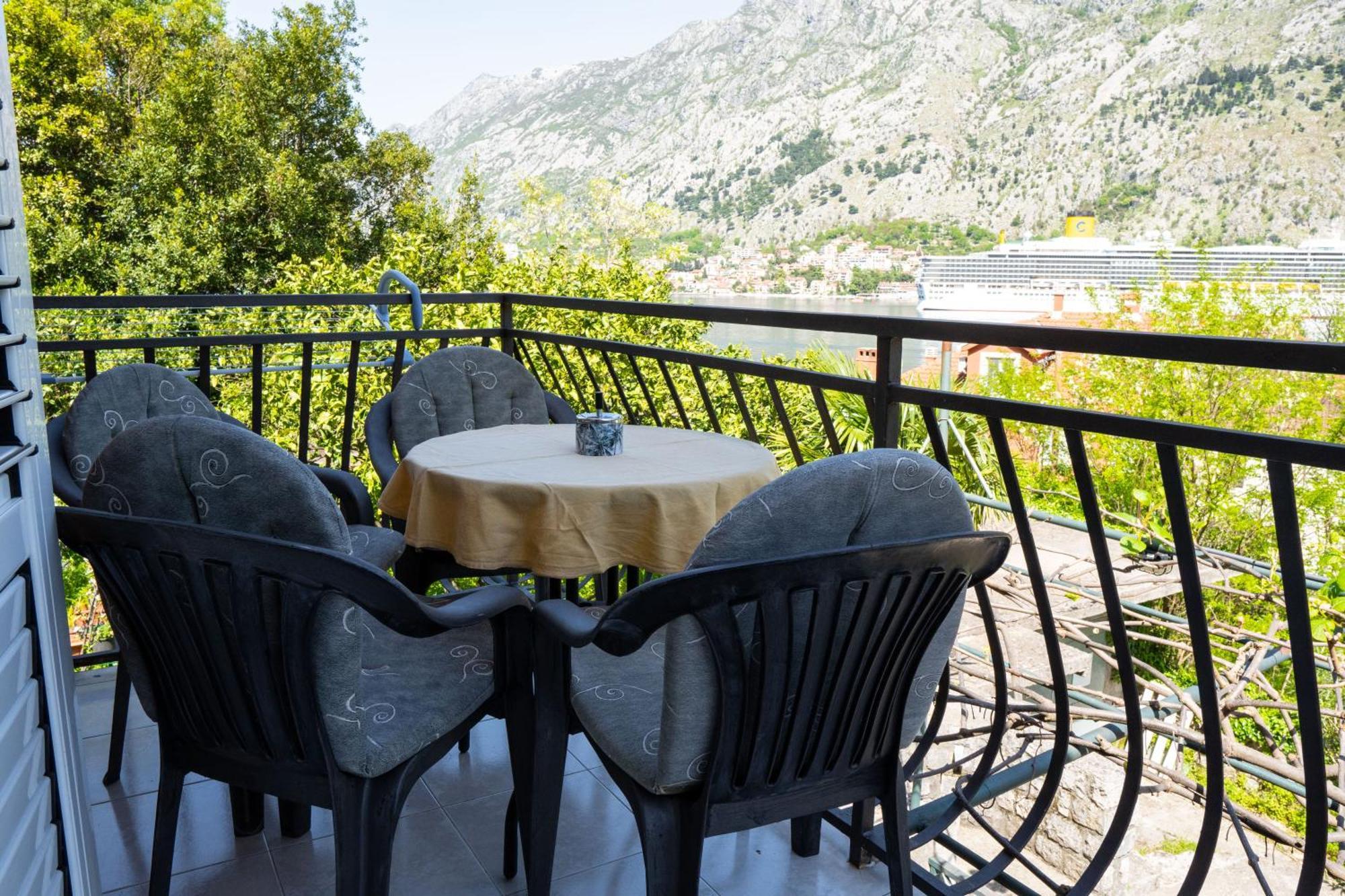 M&B Apartment Kotor Exterior foto